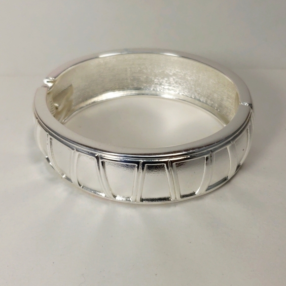 Silver tone Designed Chunky Bangle Bracelet - Women's Fashion Jewelry - 7 inches - Picture 1 of 8